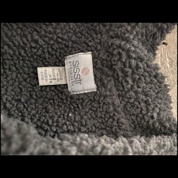 Sisstr strumming Sherpa - Picture 2 of 2